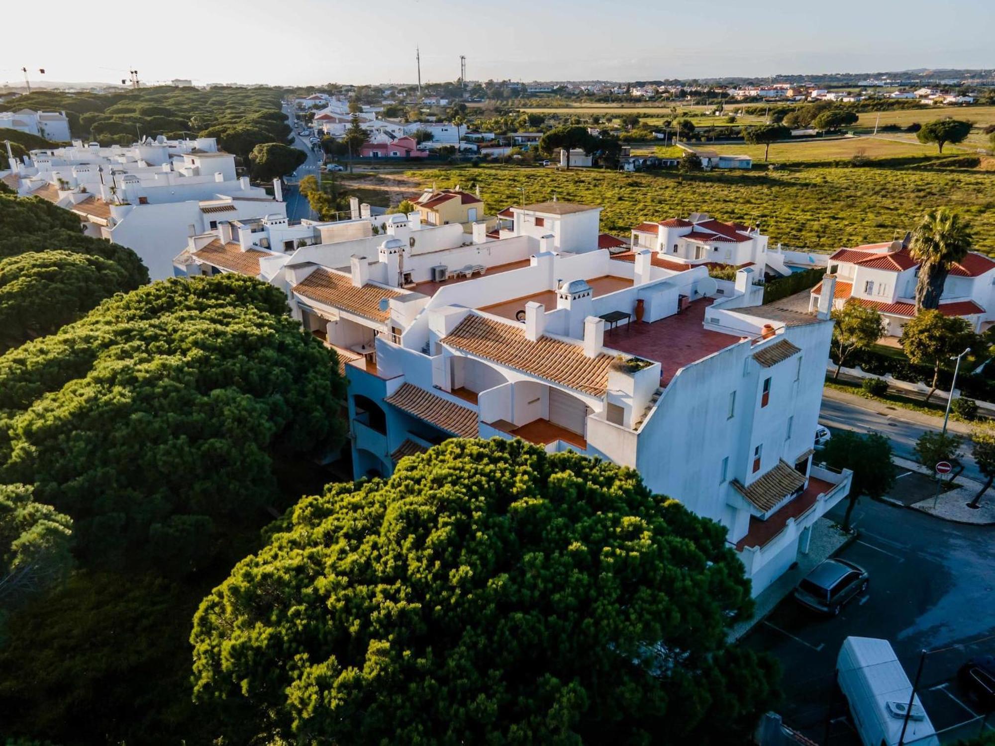 Casa Falesia T2 - Garden View - 5 Min From The Beach - Wifi Olhos de Agua  Buitenkant foto