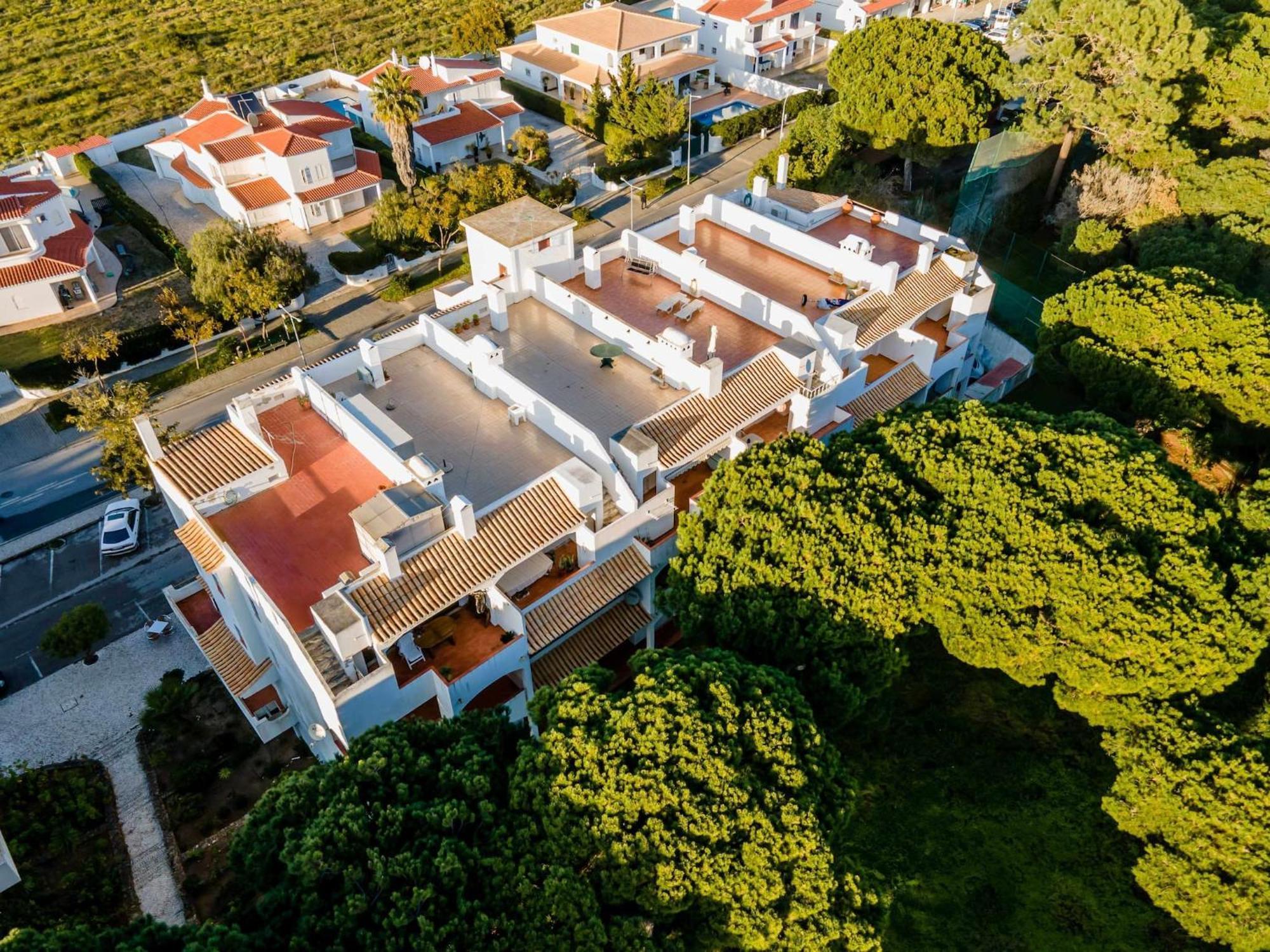 Casa Falesia T2 - Garden View - 5 Min From The Beach - Wifi Olhos de Agua  Buitenkant foto